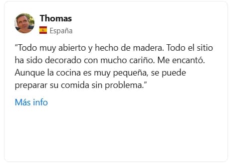 Captura de reseña real de Thomas, huésped de España, en Booking.com